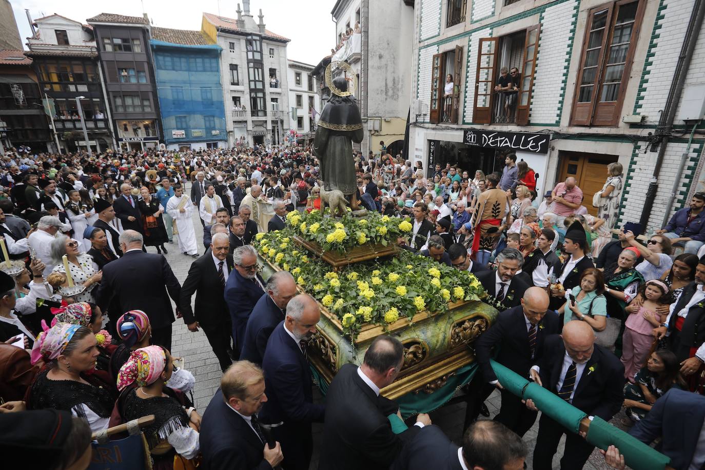 Fotos: Así han sido las esperadas fiestas de San Roque en Llanes