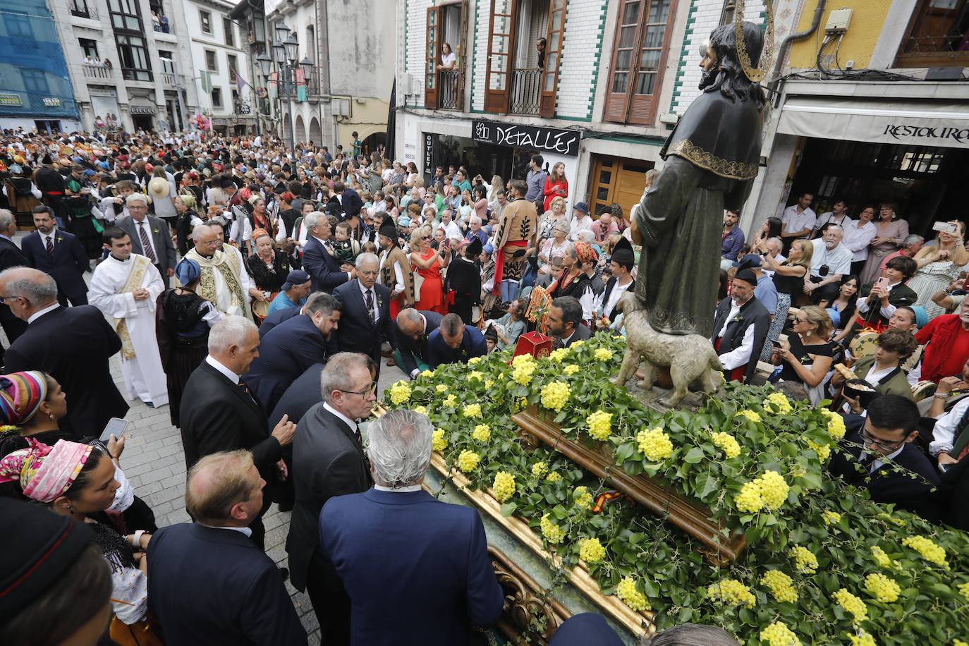 Fotos: Así han sido las esperadas fiestas de San Roque en Llanes