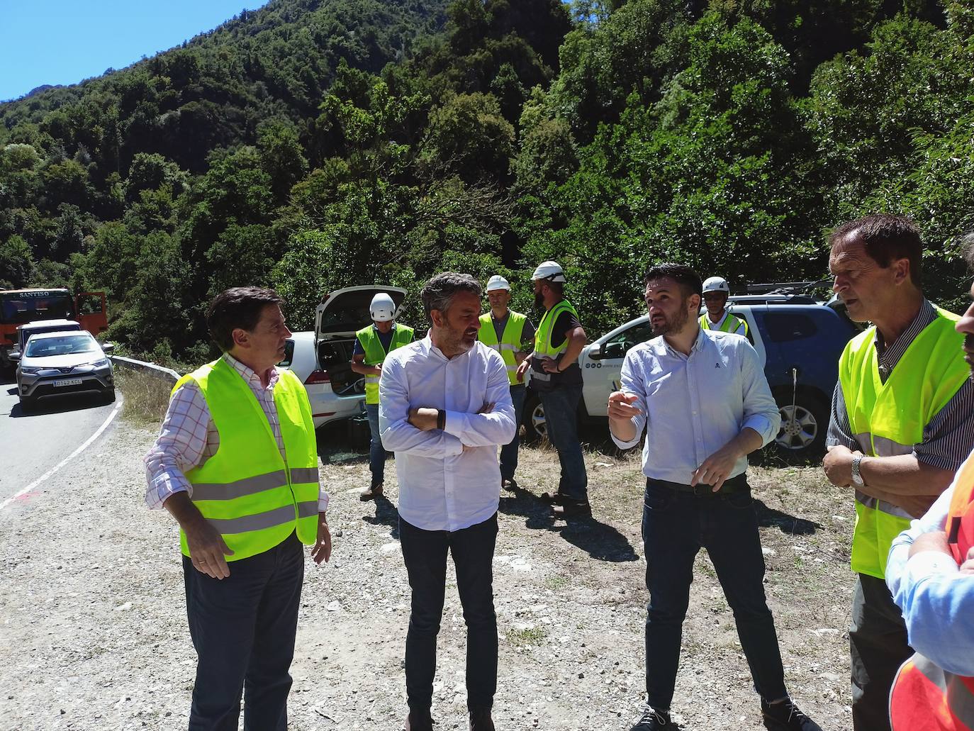 Fotos: Así van las obras para asegurar el talud tras el argayo en la AS-29