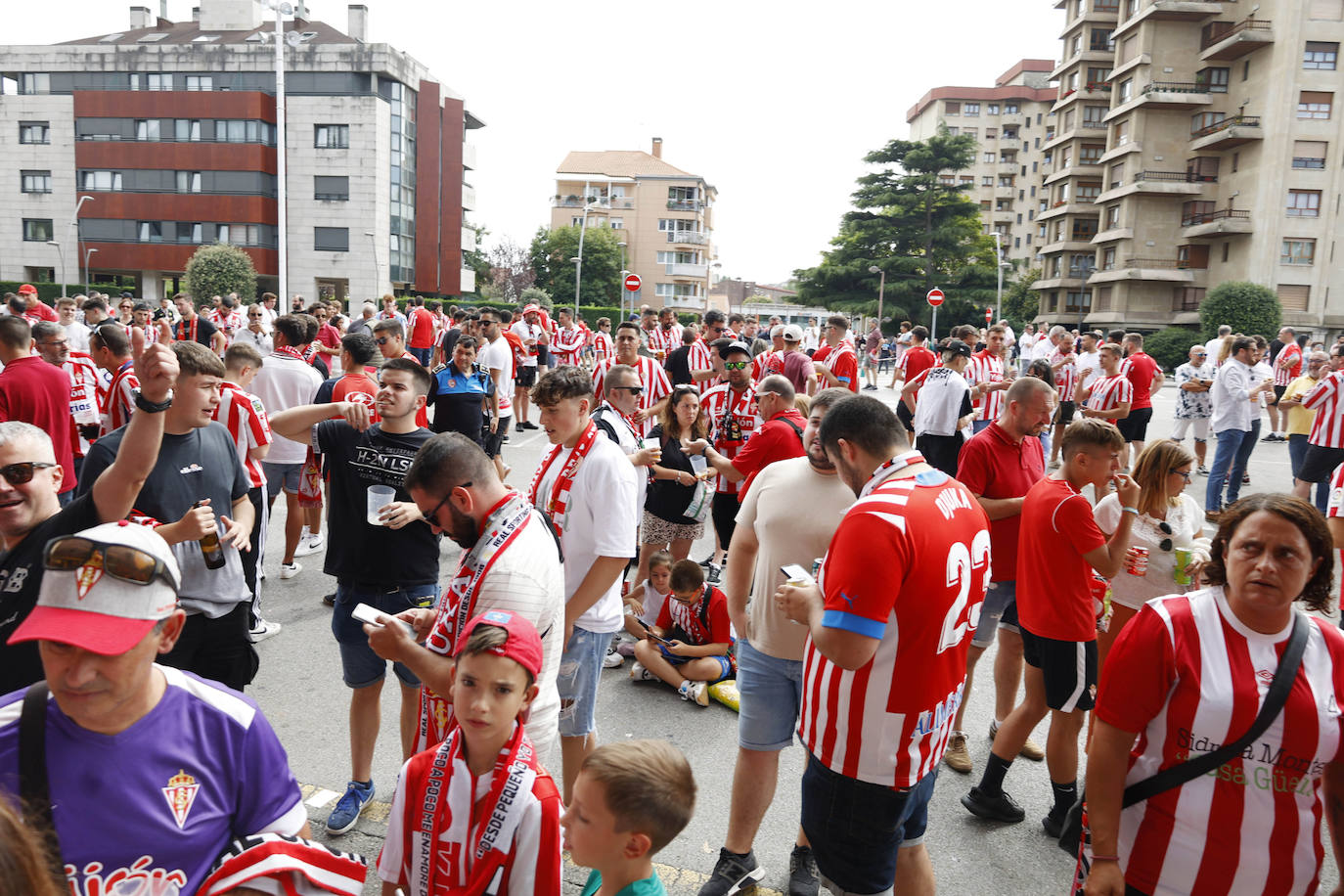 Fotos: ¿Estuviste en el Sporting - Andorra? ¡Búscate!