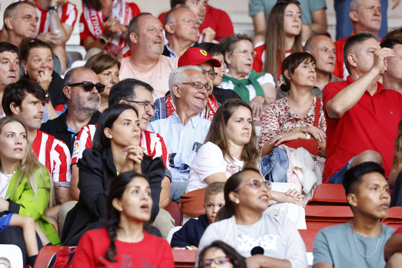 Fotos: ¿Estuviste en el Sporting - Andorra? ¡Búscate!