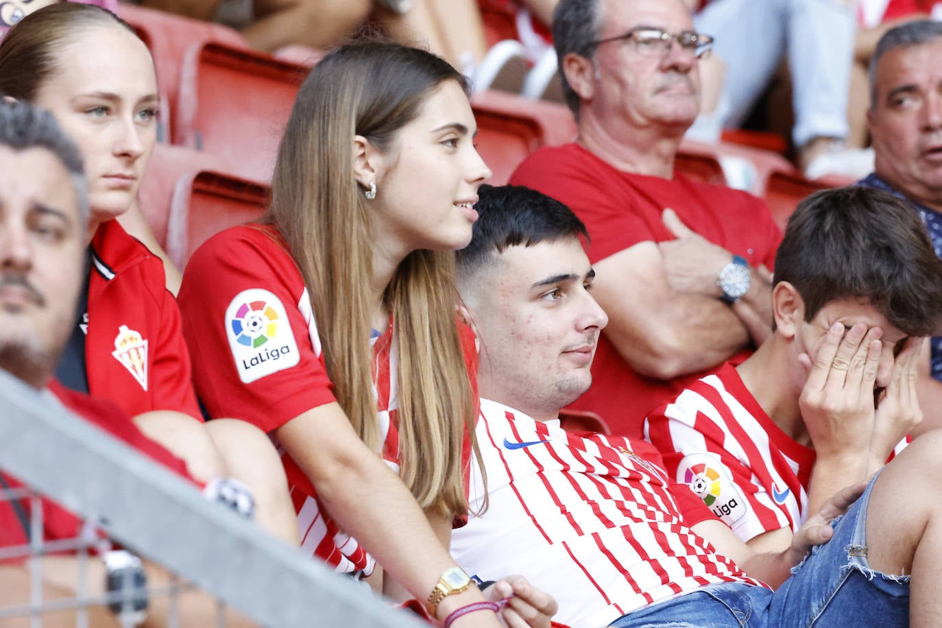 Fotos: ¿Estuviste en el Sporting - Andorra? ¡Búscate!