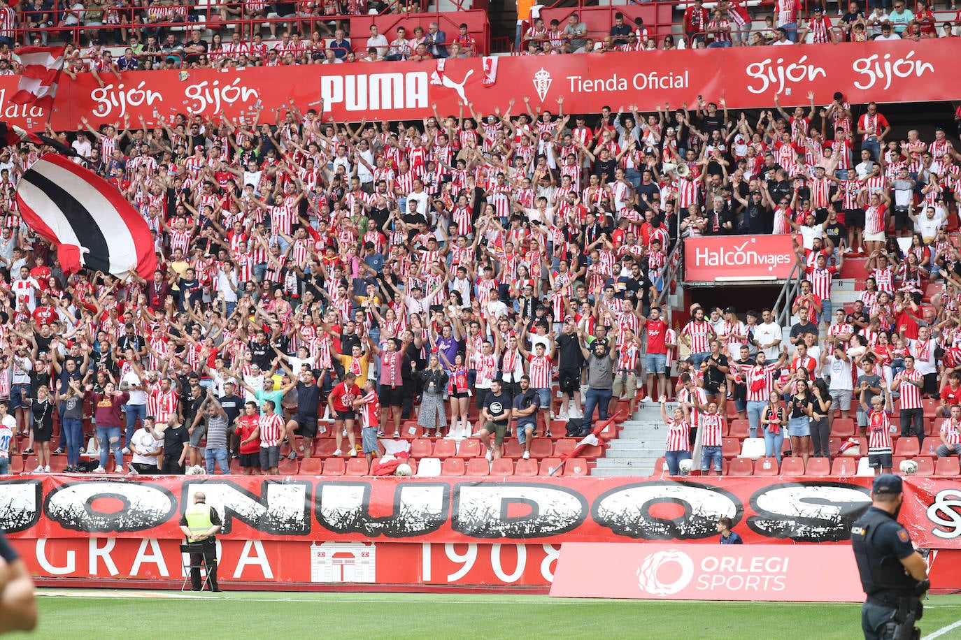 Fotos: ¿Estuviste en el Sporting - Andorra? ¡Búscate!