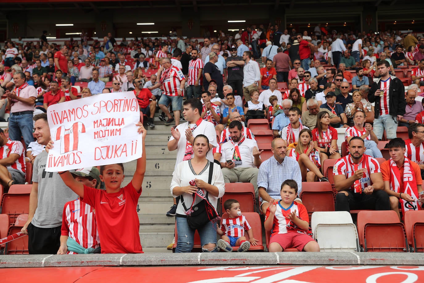 Fotos: ¿Estuviste en el Sporting - Andorra? ¡Búscate!