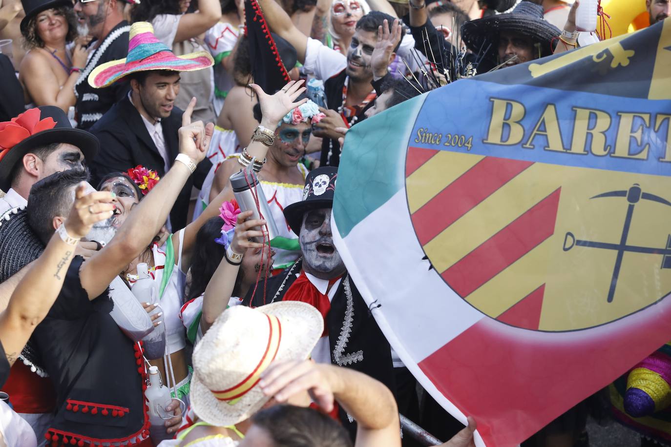 Fotos: Monumental fiesta al agua en el Descenso Folclórico del Nalón