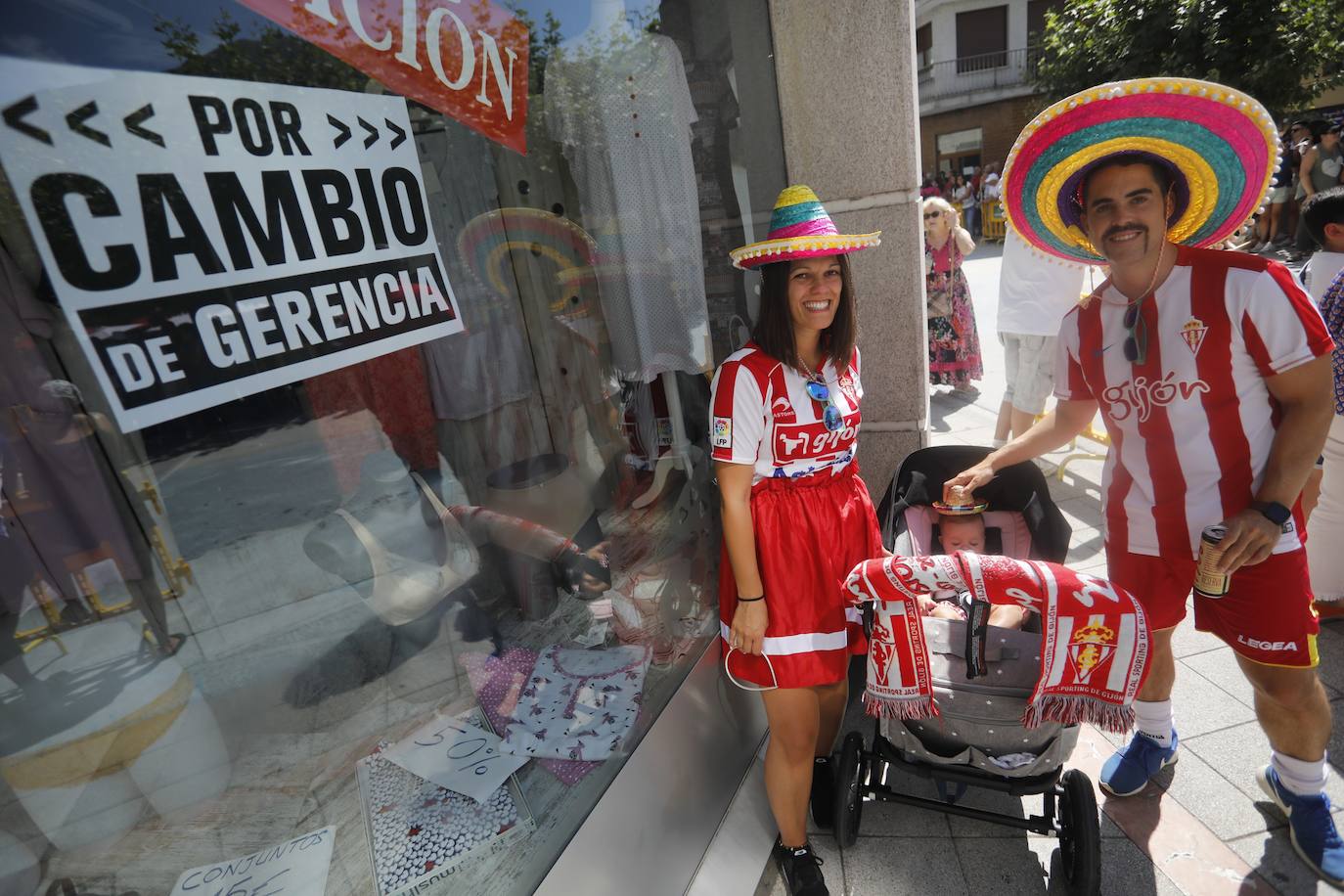 Fotos: Monumental fiesta al agua en el Descenso Folclórico del Nalón