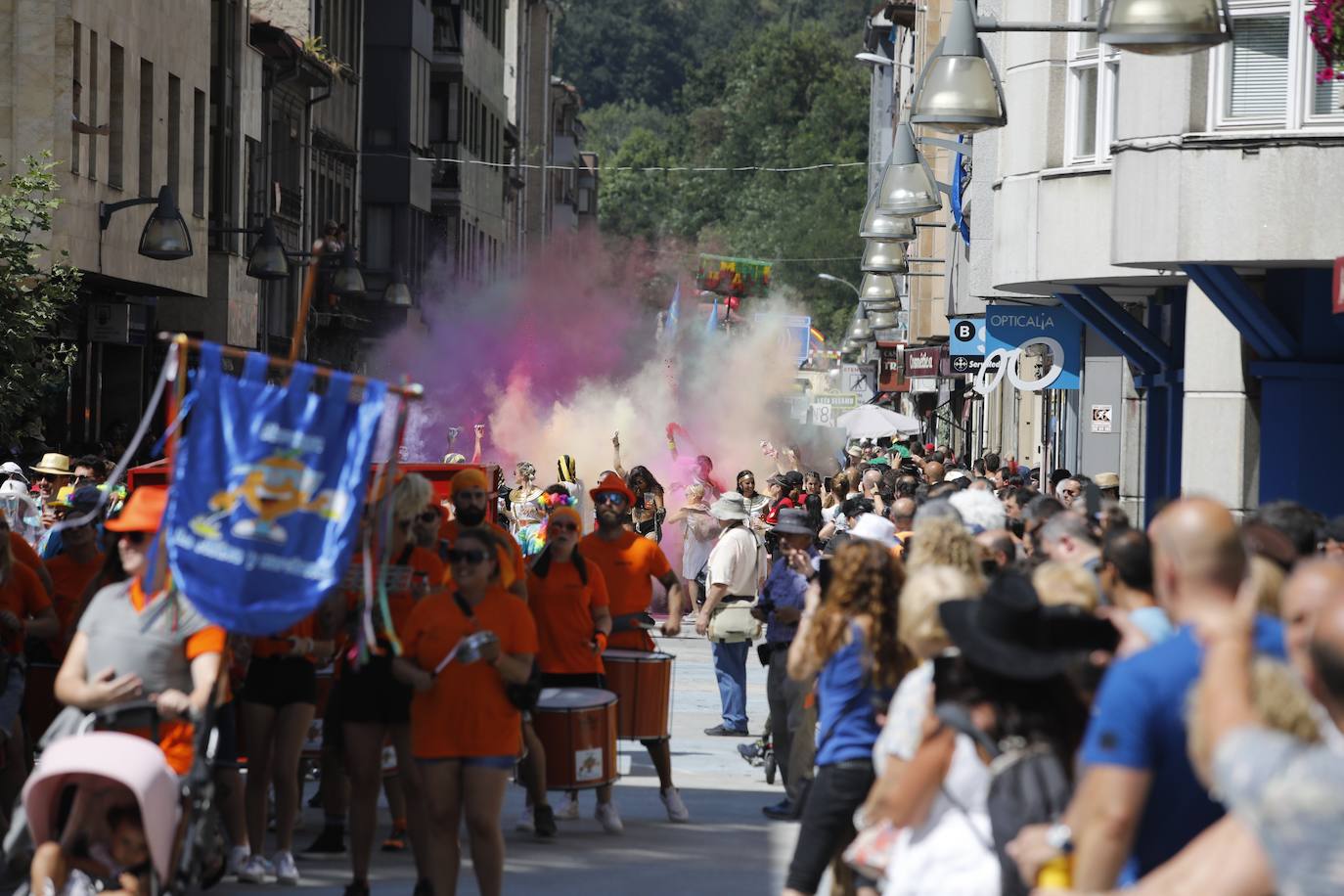 Fotos: Monumental fiesta al agua en el Descenso Folclórico del Nalón