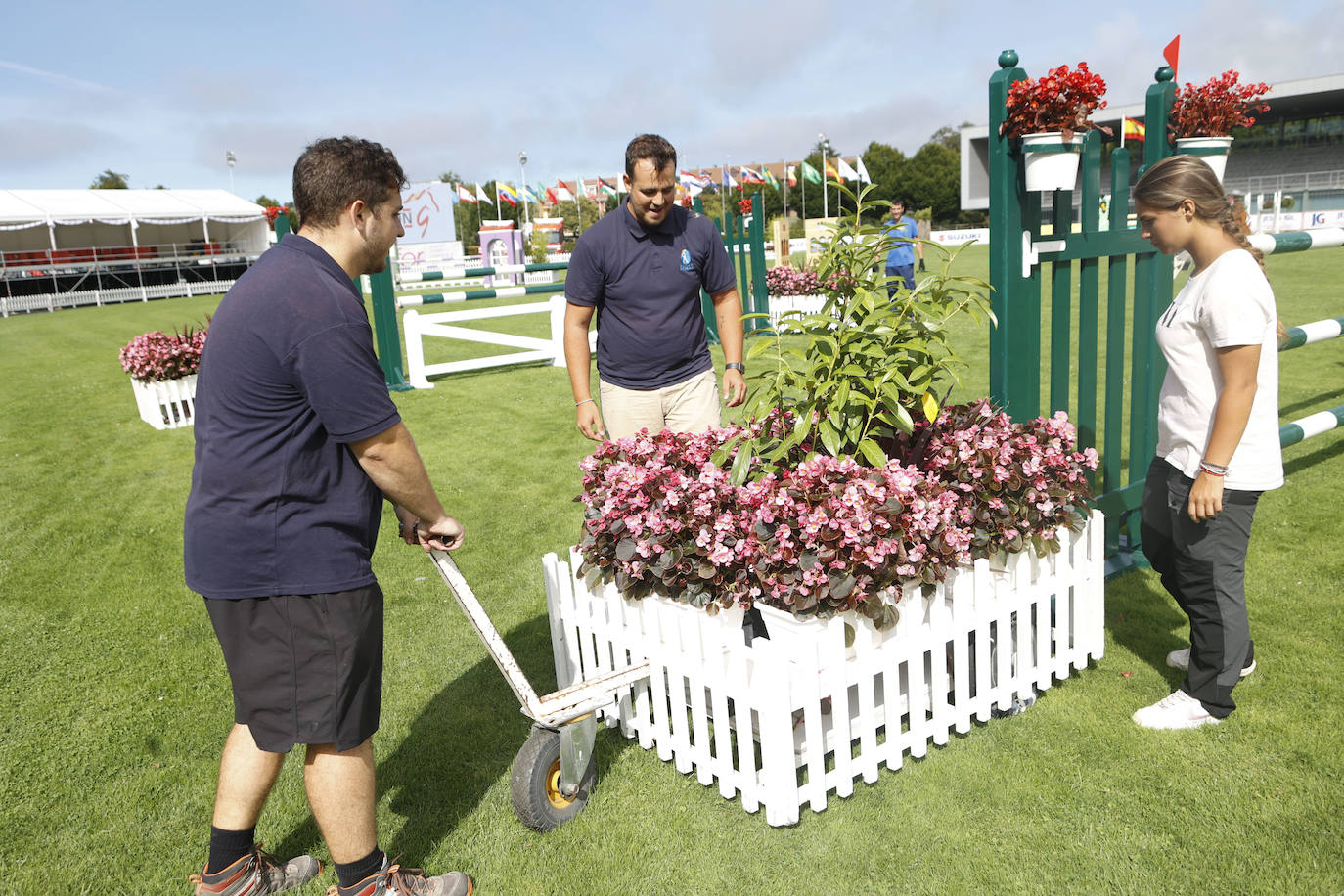 Fotos: Las Mestas, listas para acoger el Hípico