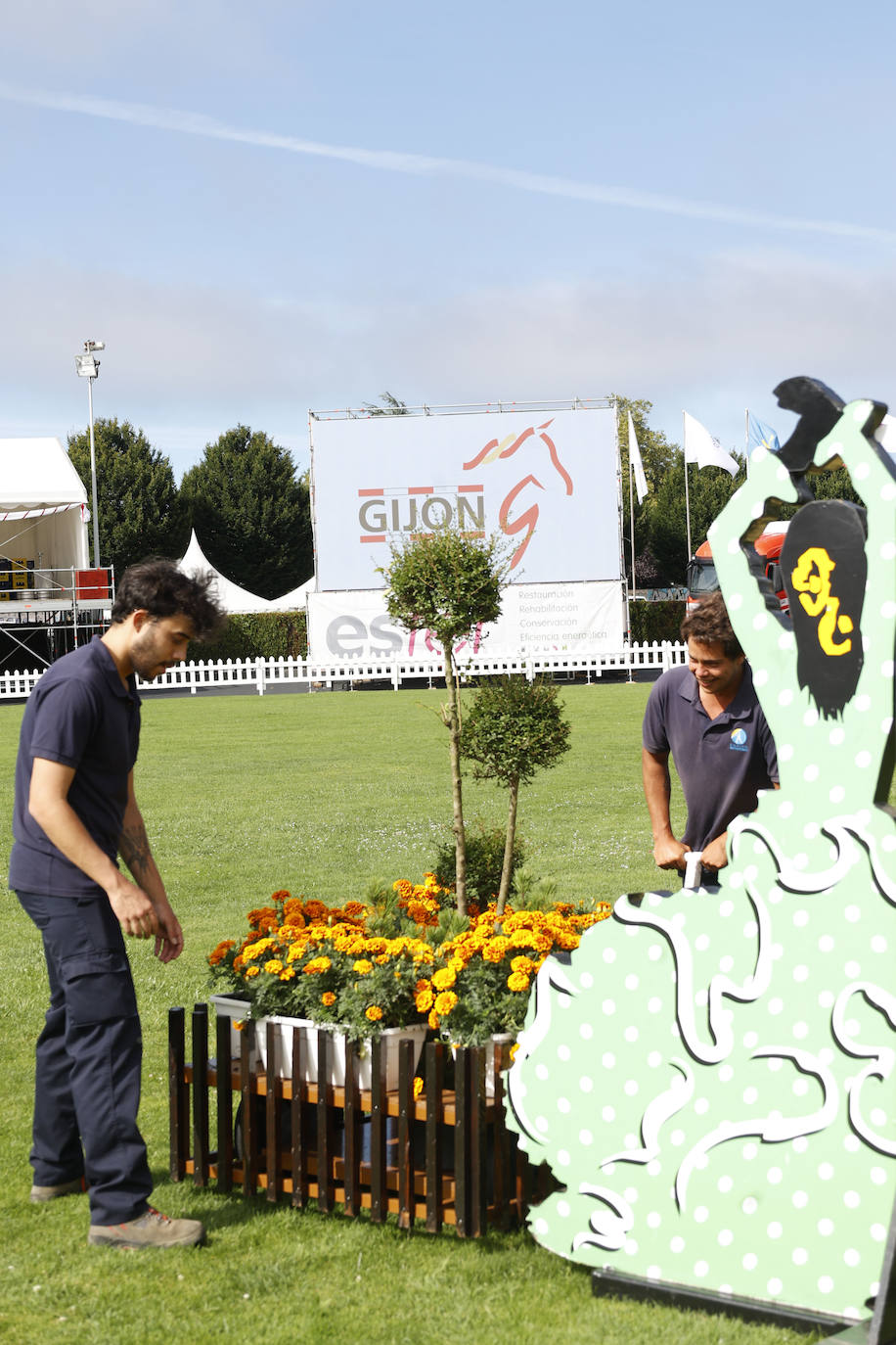 Fotos: Las Mestas, listas para acoger el Hípico