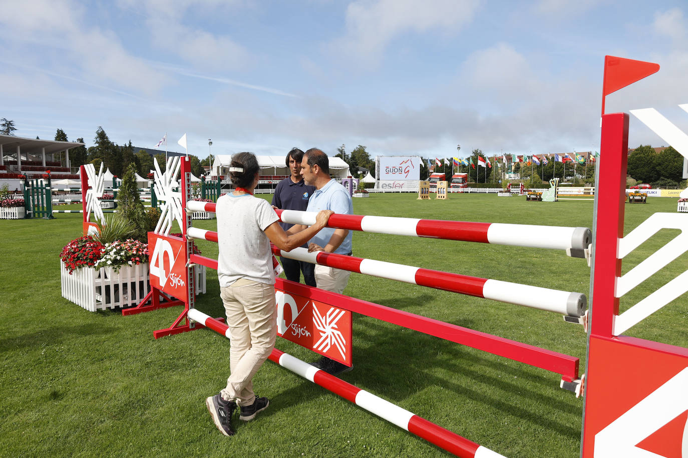 Fotos: Las Mestas, listas para acoger el Hípico