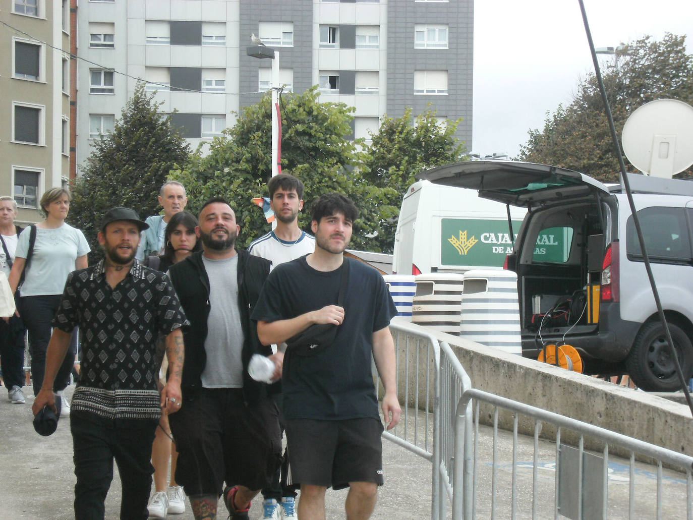 Fotos: ¿Estuviste en el récord mundial de escanciado de sidra de Gijón? ¡Búscate! (2)