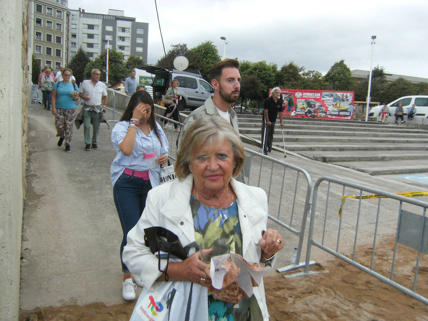 Fotos: ¿Estuviste en el récord mundial de escanciado de sidra de Gijón? ¡Búscate! (2)