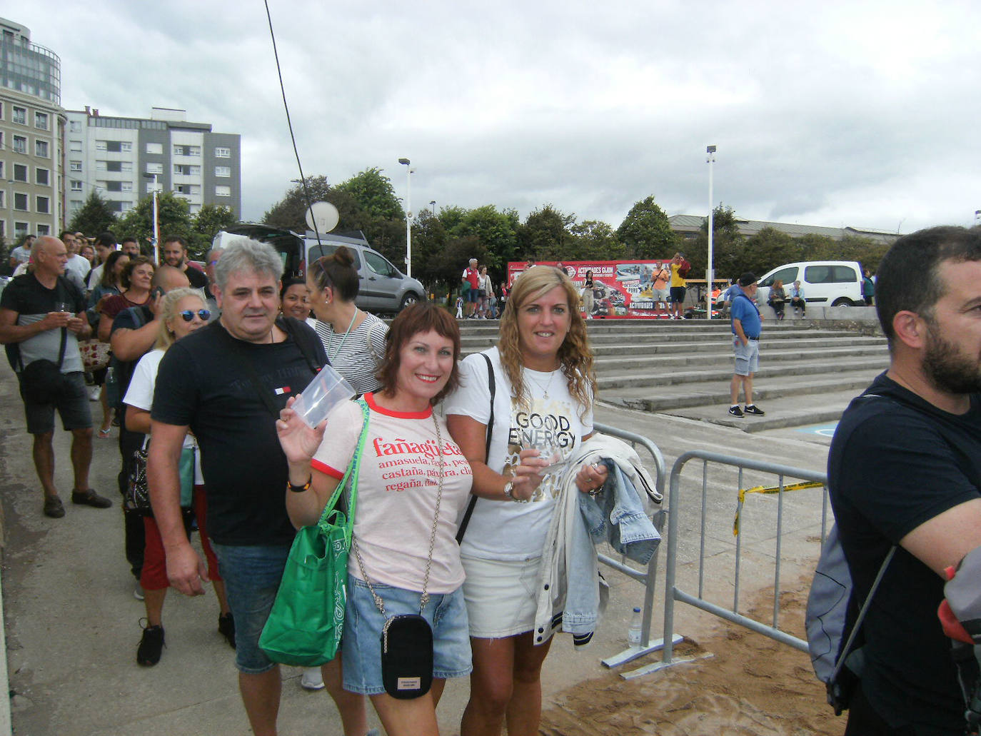 Fotos: ¿Estuviste en el récord mundial de escanciado de sidra de Gijón? ¡Búscate! (2)