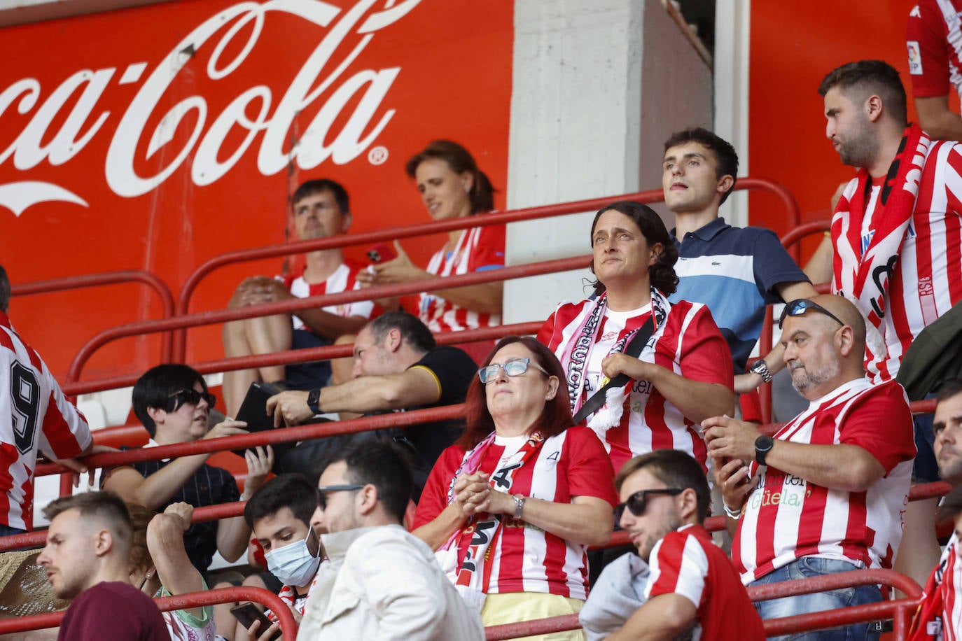 Fotos: ¿Estuviste en el Sporting - Burgos? ¡Búscate!