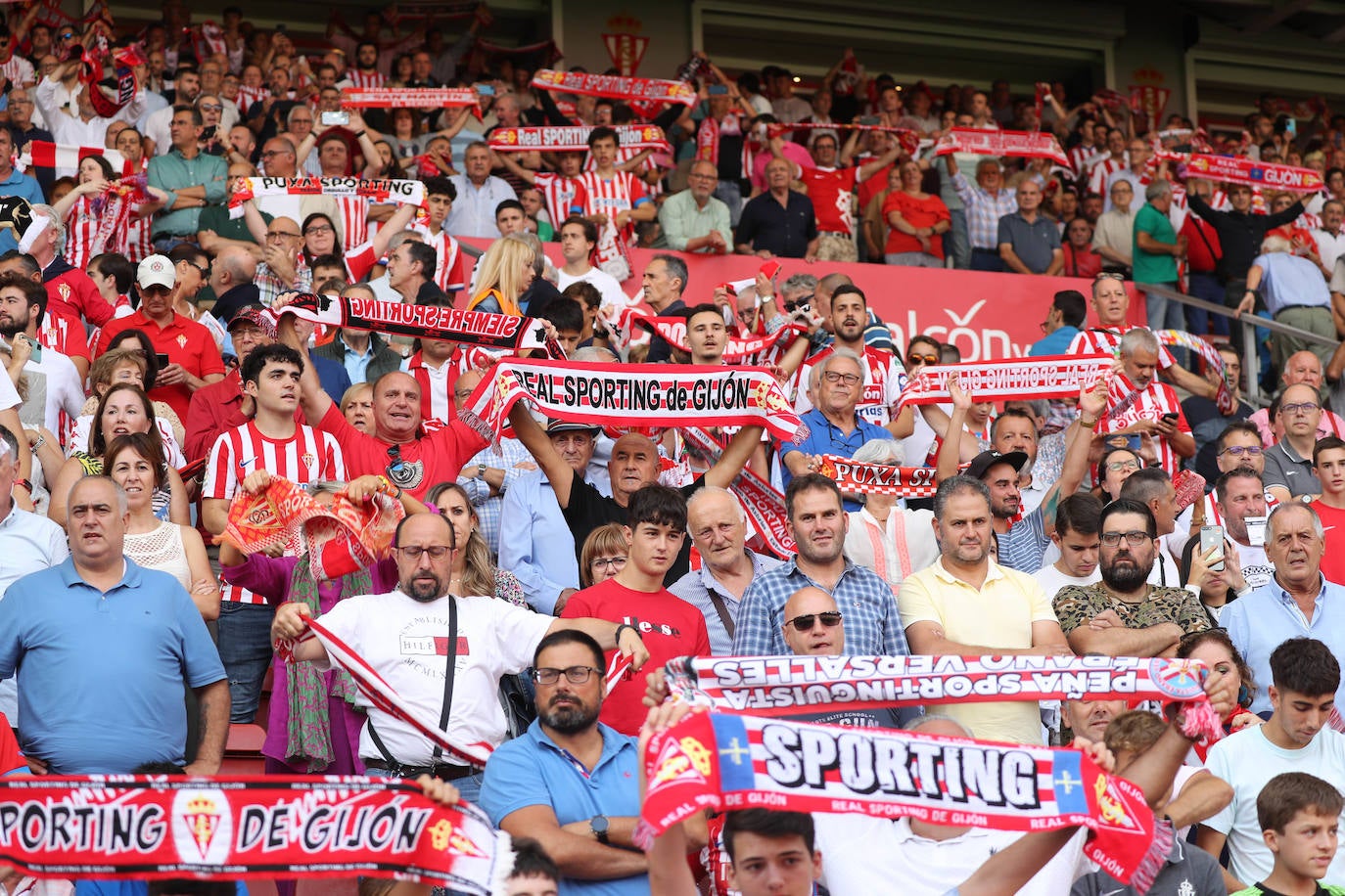 Fotos: ¿Estuviste en el Sporting - Burgos? ¡Búscate!