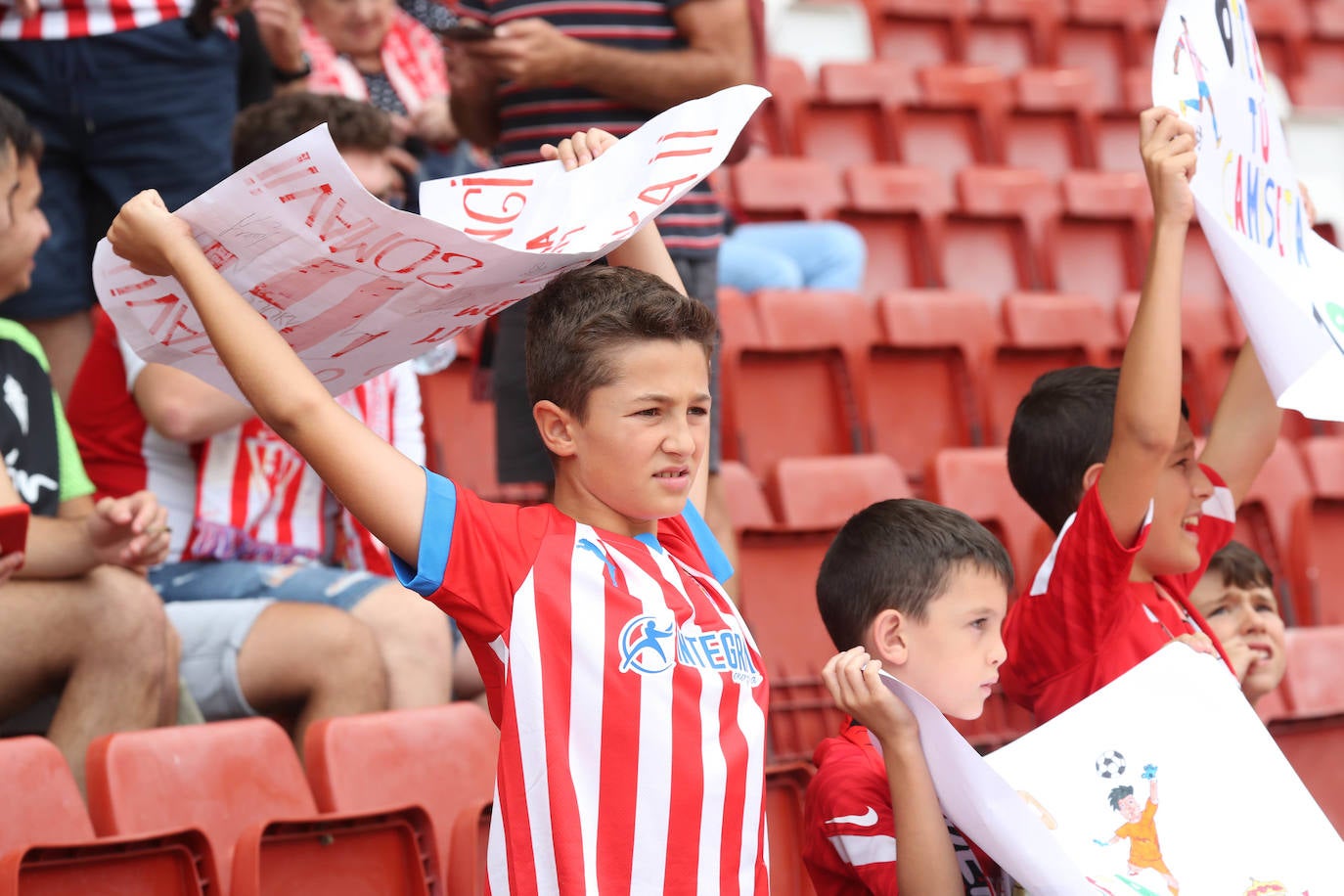 Fotos: ¿Estuviste en el Sporting - Burgos? ¡Búscate!