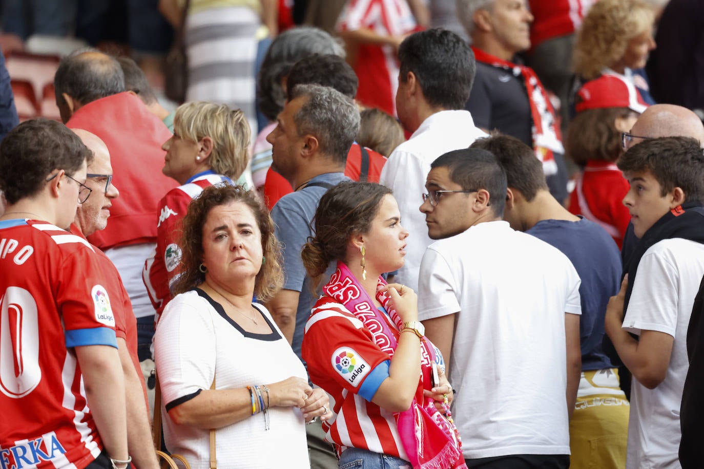 Fotos: ¿Estuviste en el Sporting - Burgos? ¡Búscate!