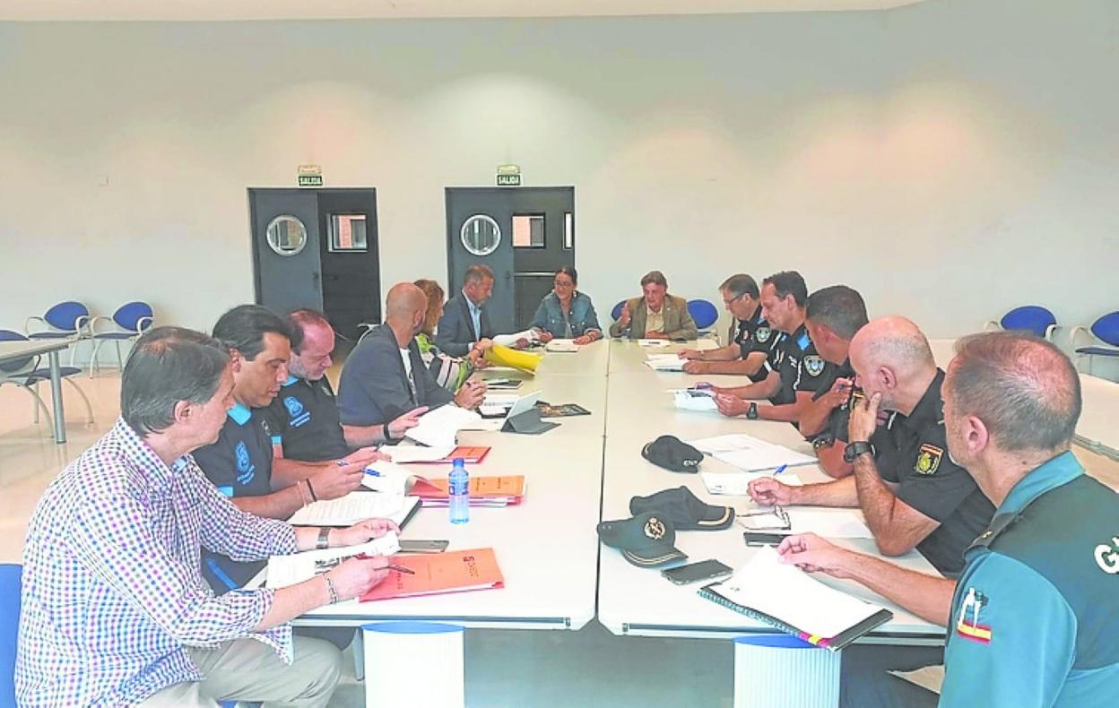 Un instante de la reunión celebrada ayer en El Rubín. 