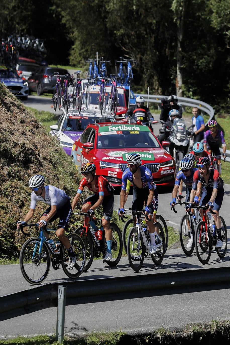 Fotos: Gran expectación en la última etapa asturiana de La Vuelta a España