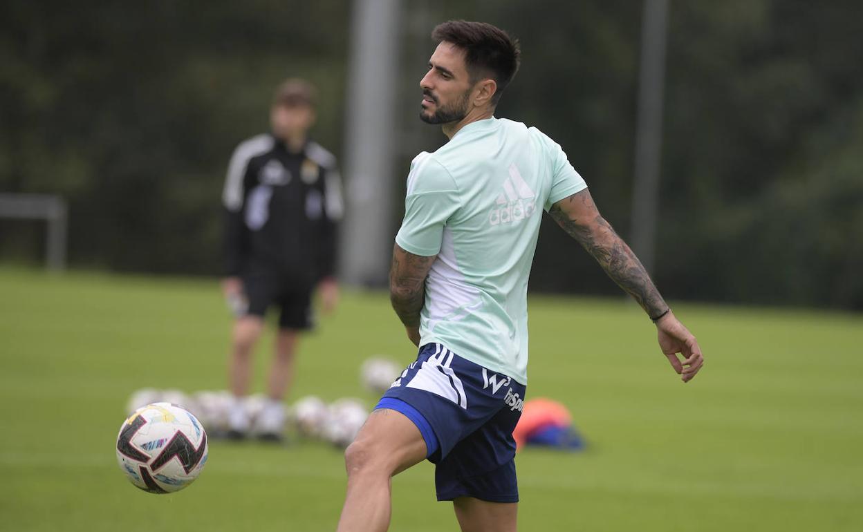 David Costas regresa a las sesiones de entrenamiento del Real Oviedo