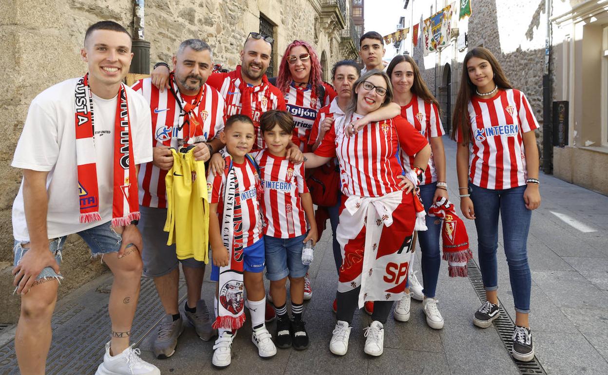 Aficionados sportinguistas en Ponferrada. 