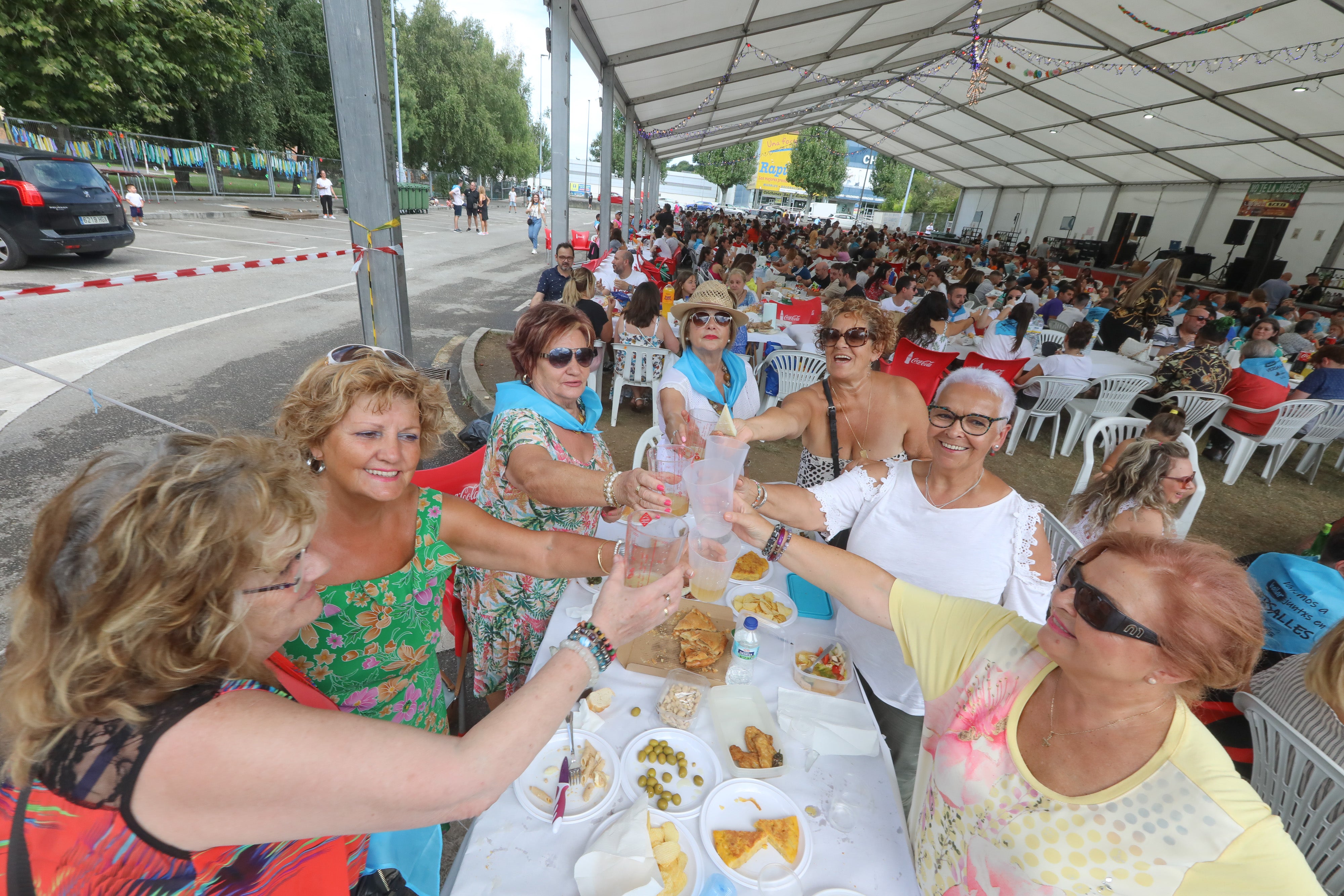 Fotos: Atracón festivo en las calles de Versalles