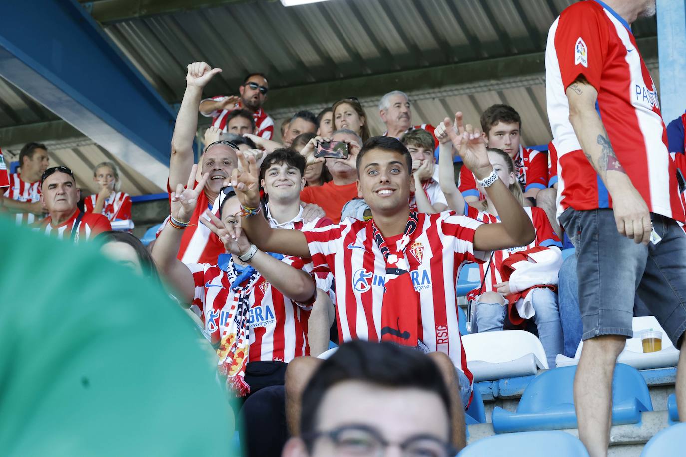 Fotos: ¿Estuviste en la Ponferradina - Sporting? ¡Búscate!