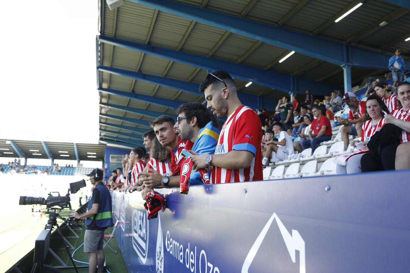 Fotos: ¿Estuviste en la Ponferradina - Sporting? ¡Búscate!