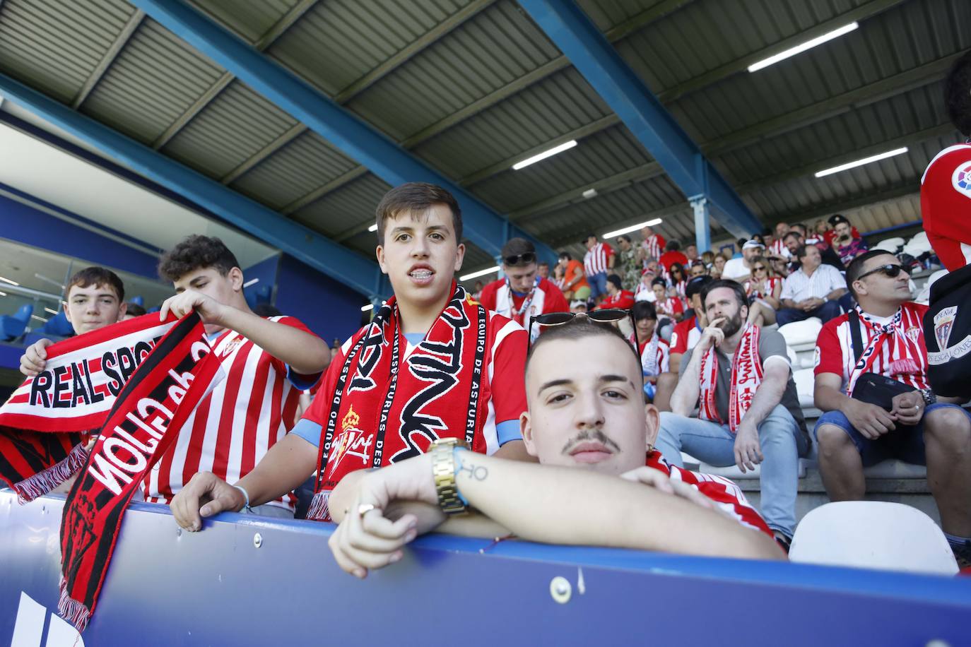 Fotos: ¿Estuviste en la Ponferradina - Sporting? ¡Búscate!