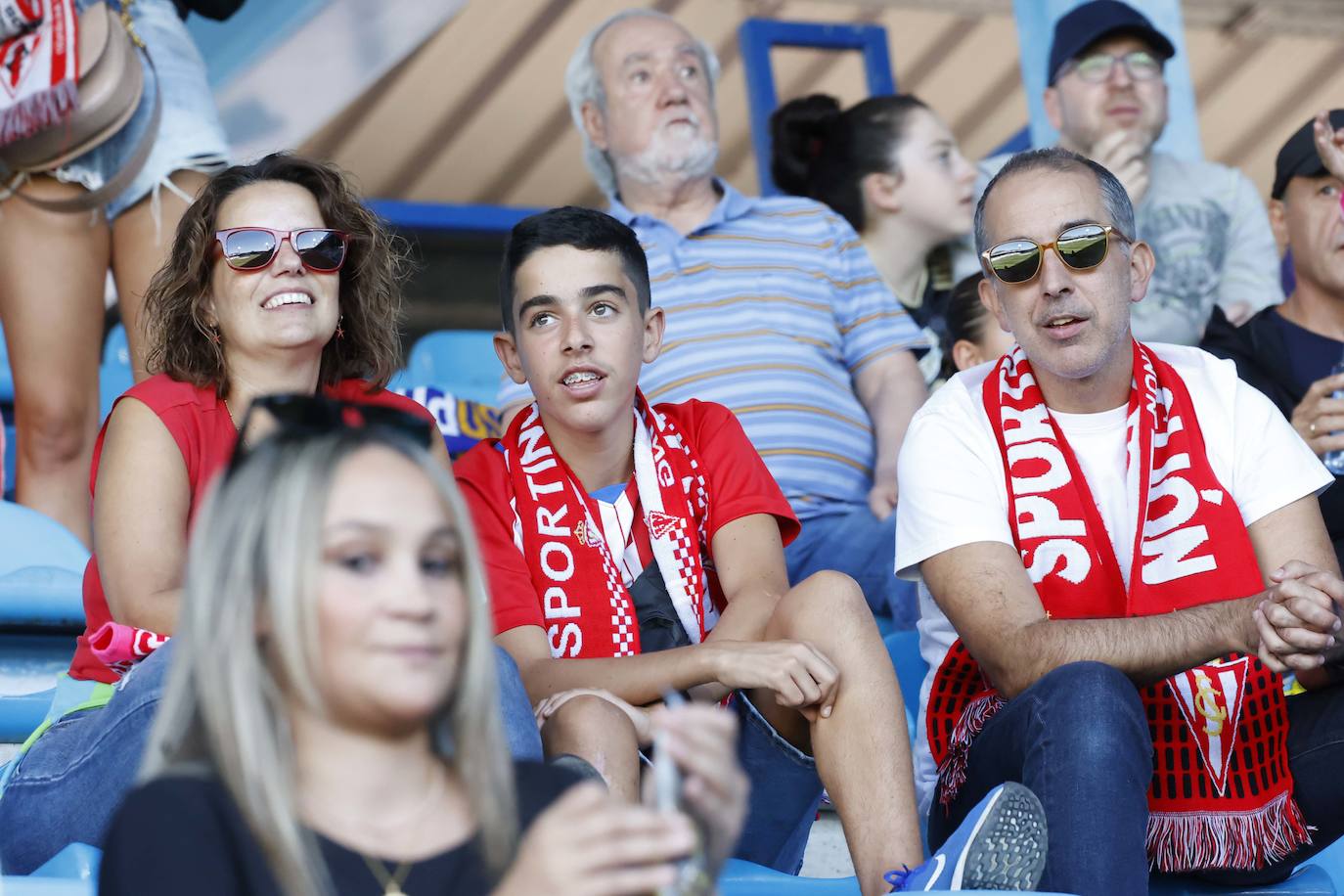 Fotos: ¿Estuviste en la Ponferradina - Sporting? ¡Búscate!