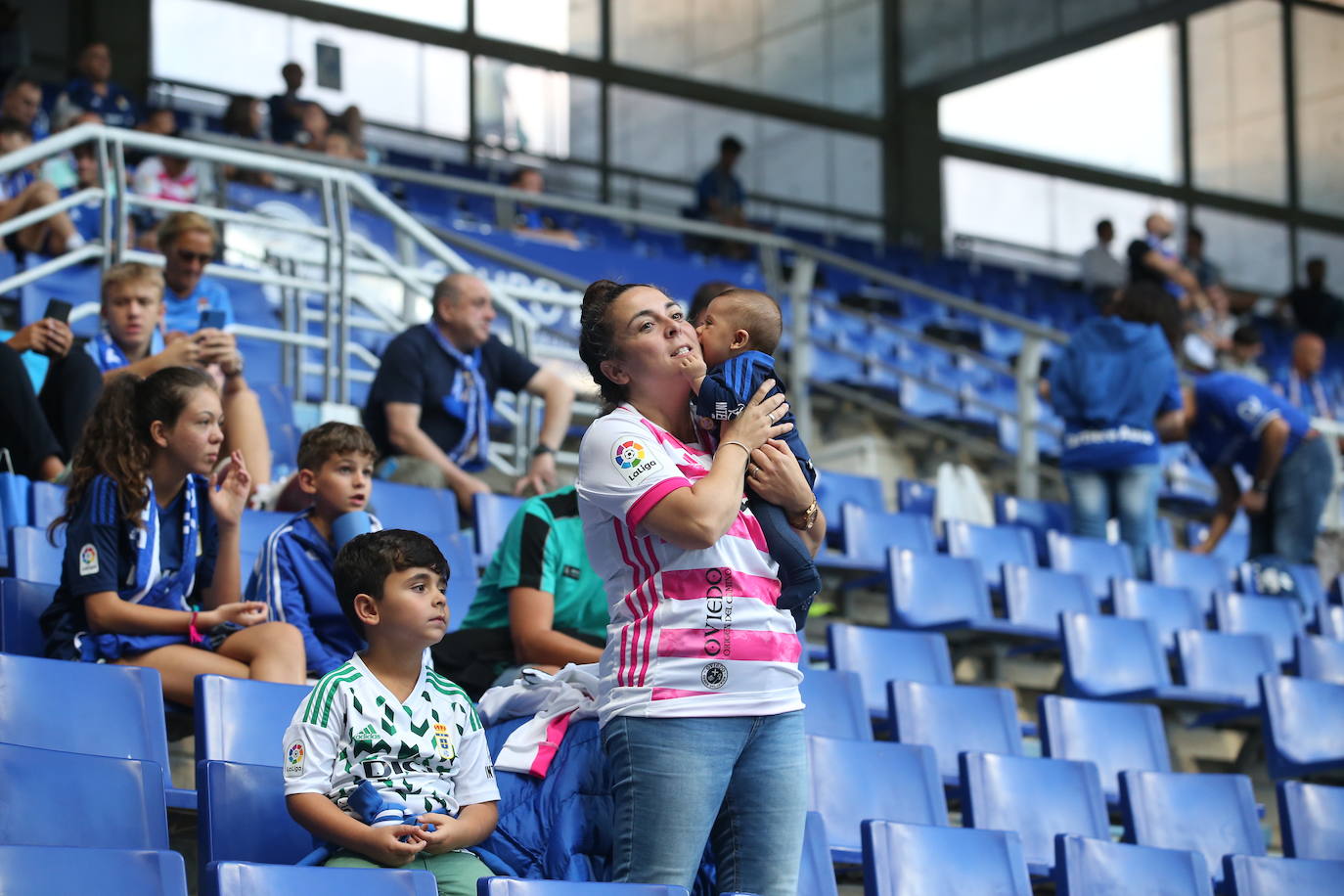 Fotos: ¿Estuviste en el Oviedo - Levante? ¡Búscate!