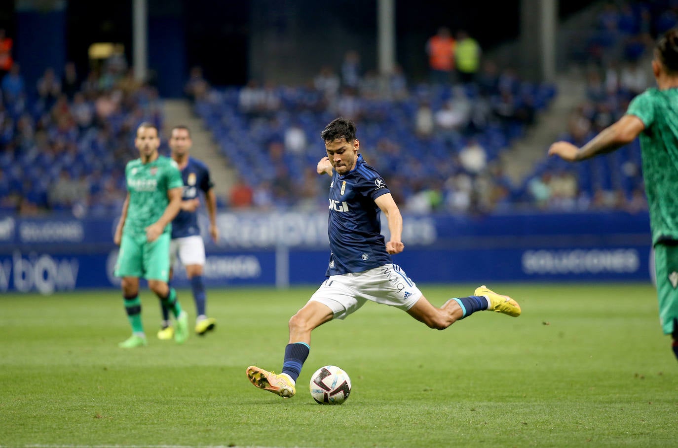 Fotos: Las mejores jugadas del Oviedo - Levante