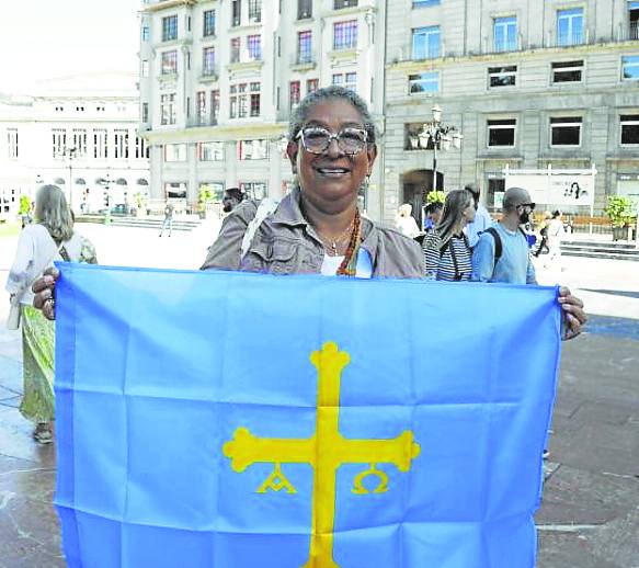 Miriam Navarro. Colombia, 30 años en Asturias. «Se suele decir que la gente del norte es cerrada y fría, pero a mí me llamó la atención su cercanía, su amabilidad»