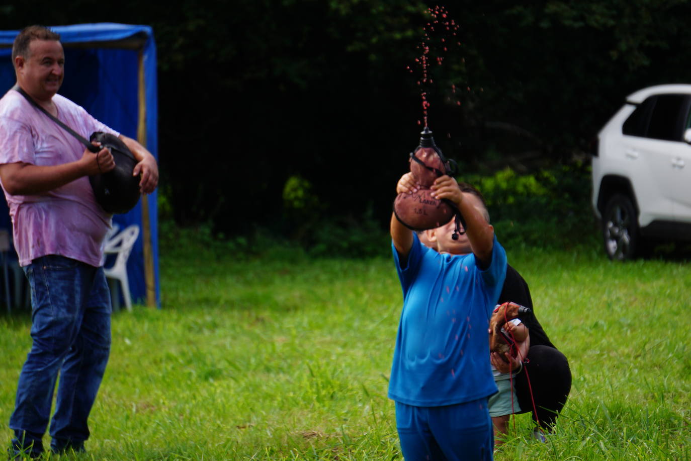 Fotos: Guerra del vino en Llamigu