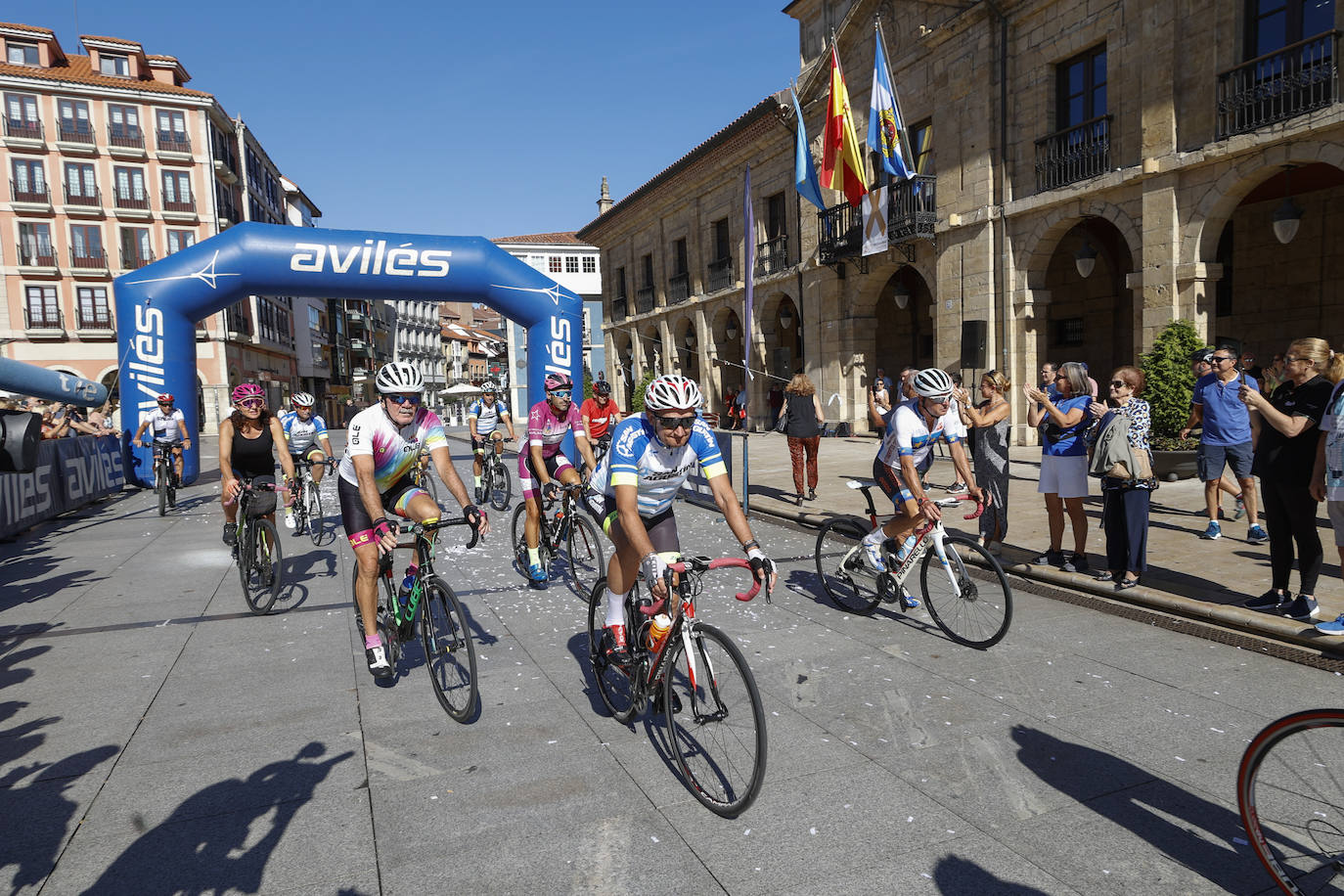Fotos: Avilés salda su deuda con Dacal, «gran leyenda del deporte»