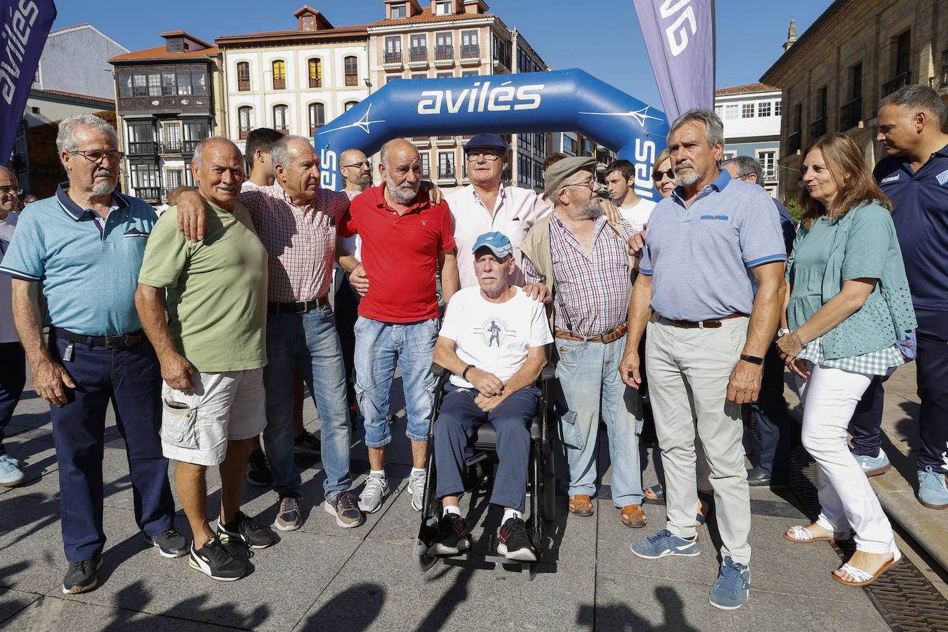 Fotos: Avilés salda su deuda con Dacal, «gran leyenda del deporte»