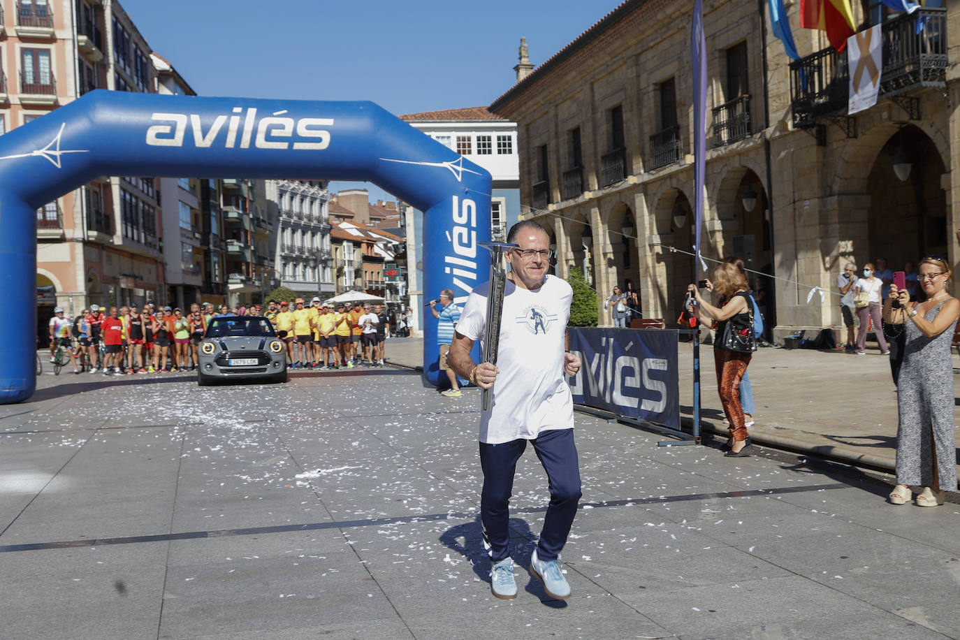 Fotos: Avilés salda su deuda con Dacal, «gran leyenda del deporte»