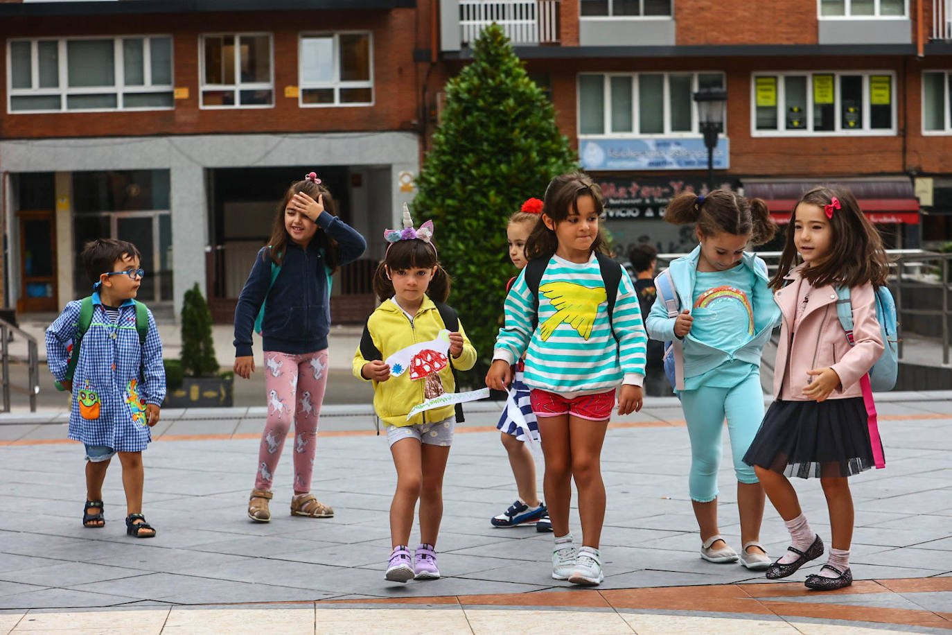 Fotos: Emoción y reencuentros en un curso escolar cambiado