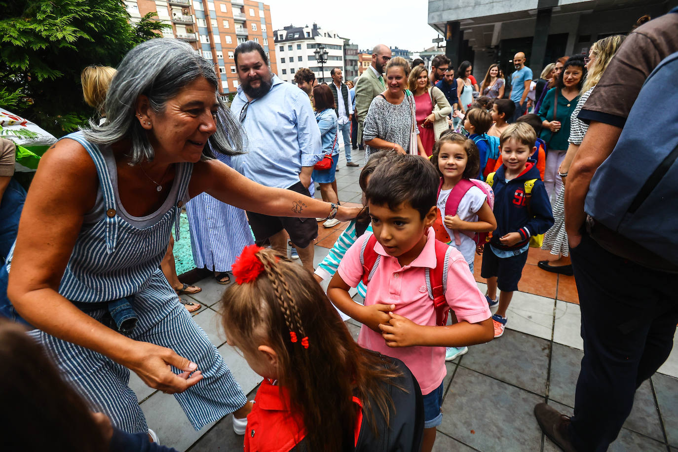 Fotos: Emoción y reencuentros en un curso escolar cambiado