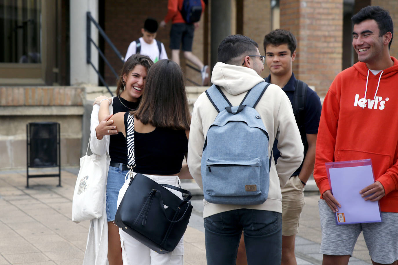 Los alumnos de la EPI se reencuentran este lunes en la vuelta a clase. 