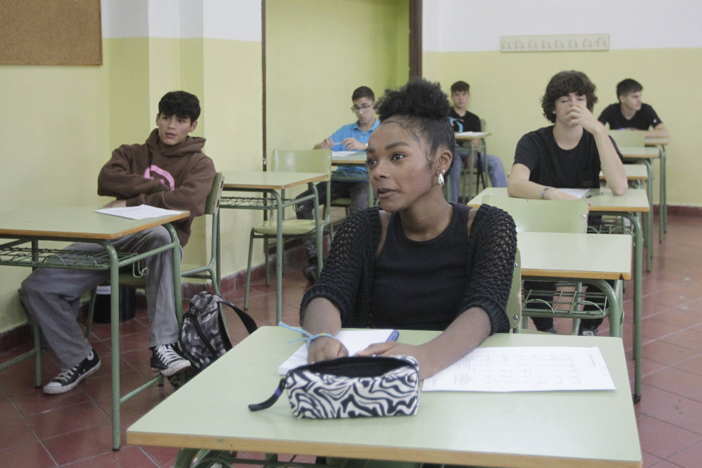 Fotos: Emoción y reencuentros en un curso escolar cambiado