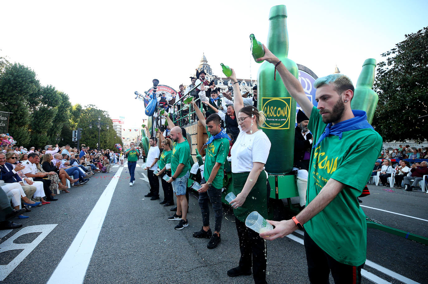 Fotos: Todas las imágenes del desfile del Día de América en Oviedo