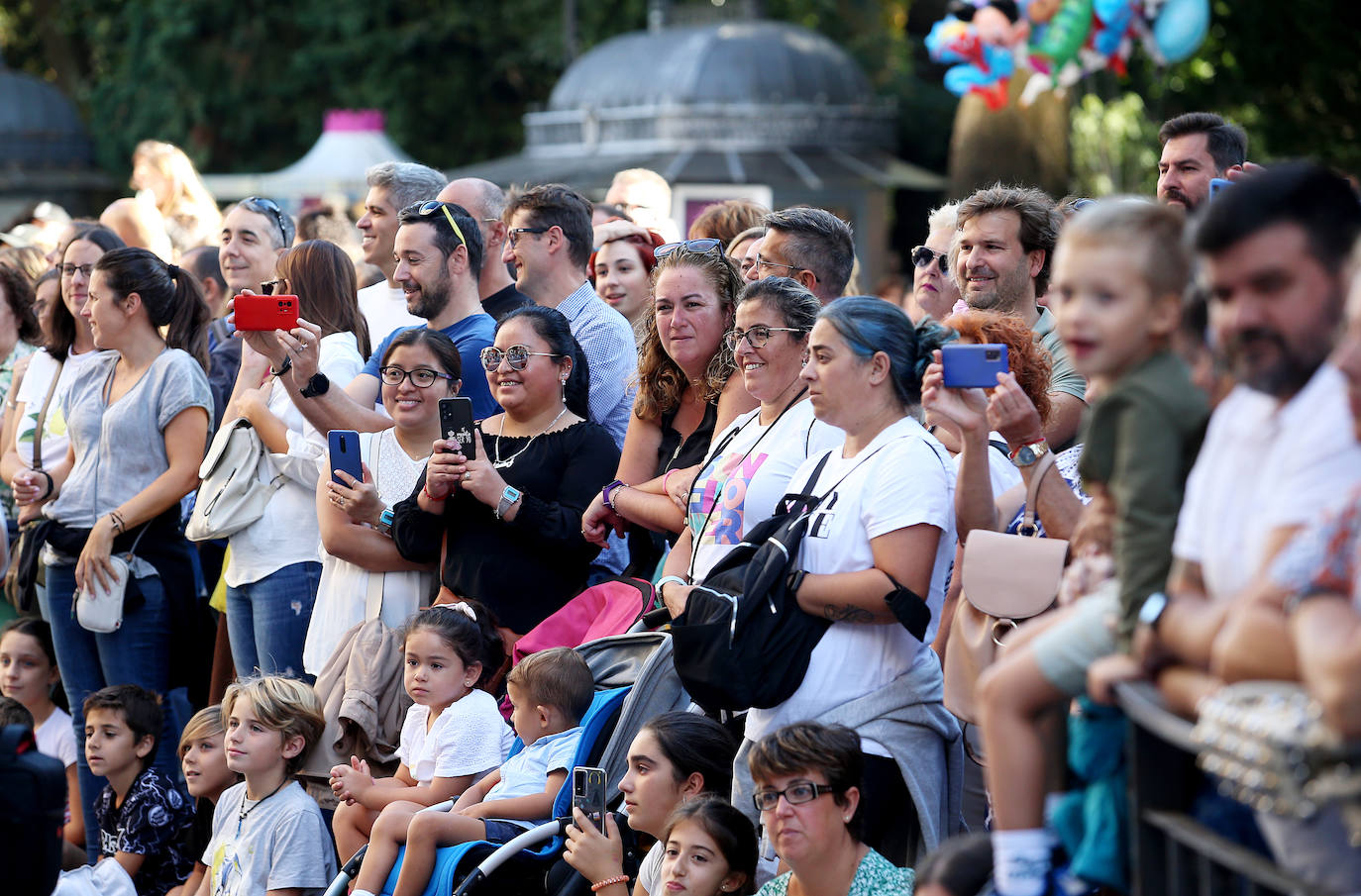 Fotos: Todas las imágenes del desfile del Día de América en Oviedo