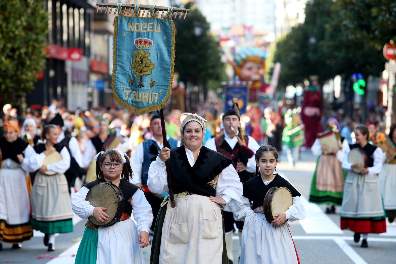 Fotos: Todas las imágenes del desfile del Día de América en Oviedo