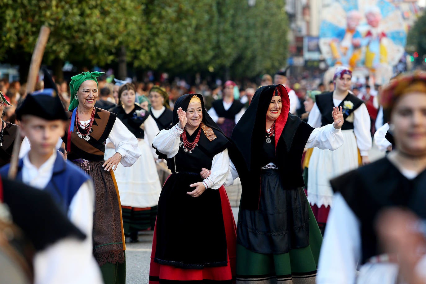 Fotos: Todas las imágenes del desfile del Día de América en Oviedo