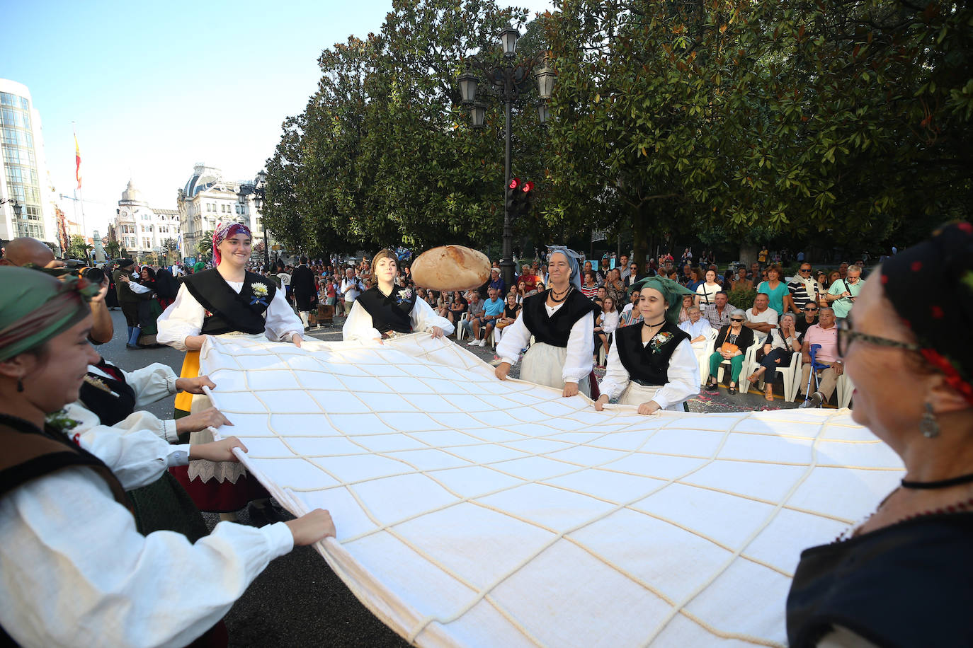 Fotos: Todas las imágenes del desfile del Día de América en Oviedo