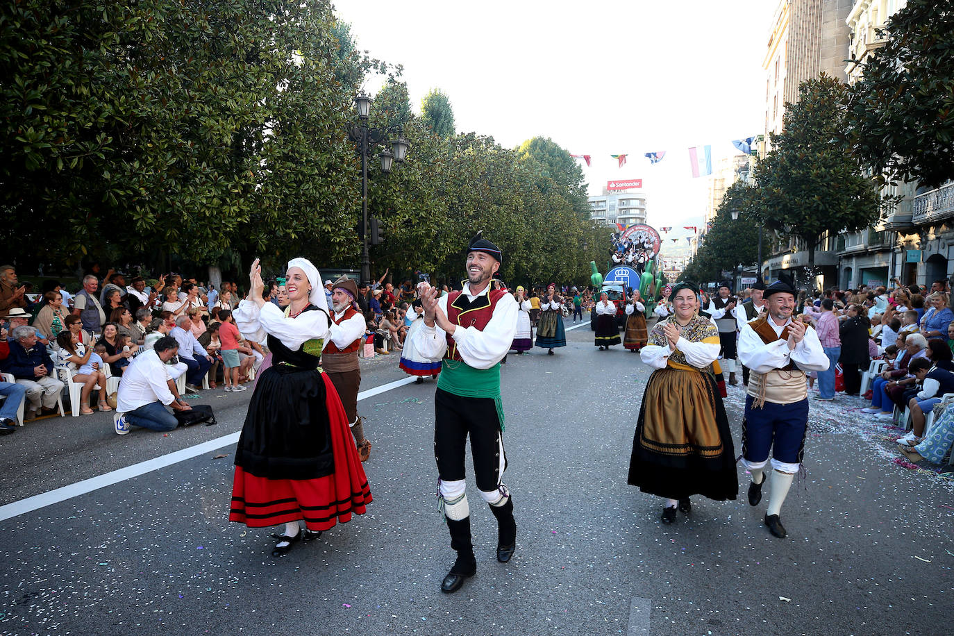 Fotos: Todas las imágenes del desfile del Día de América en Oviedo