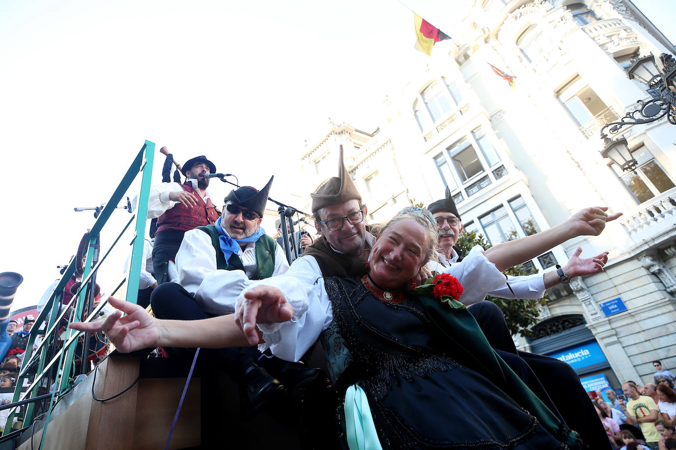 Fotos: Todas las imágenes del desfile del Día de América en Oviedo