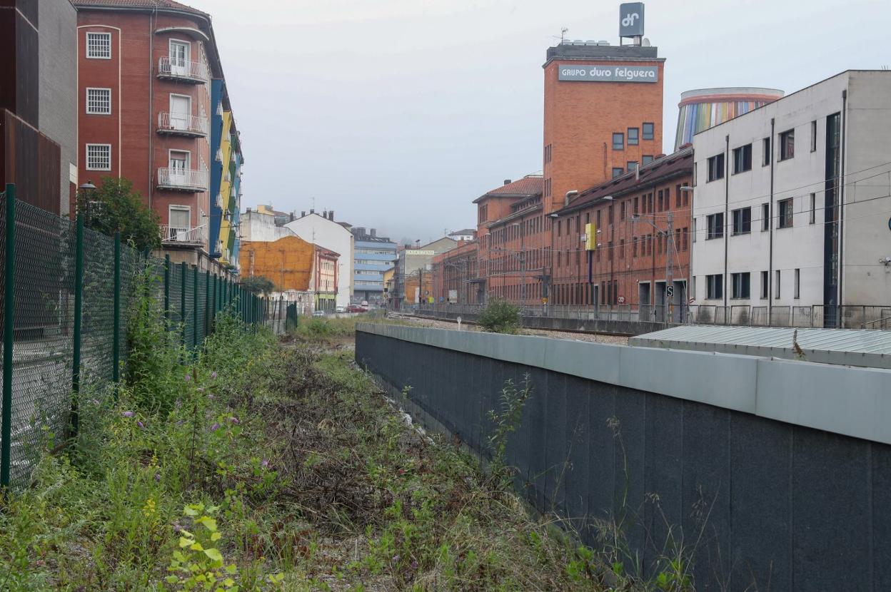 El gran bulevar. En paralelo a Valnalón se creará un gran paseo peatonal. 