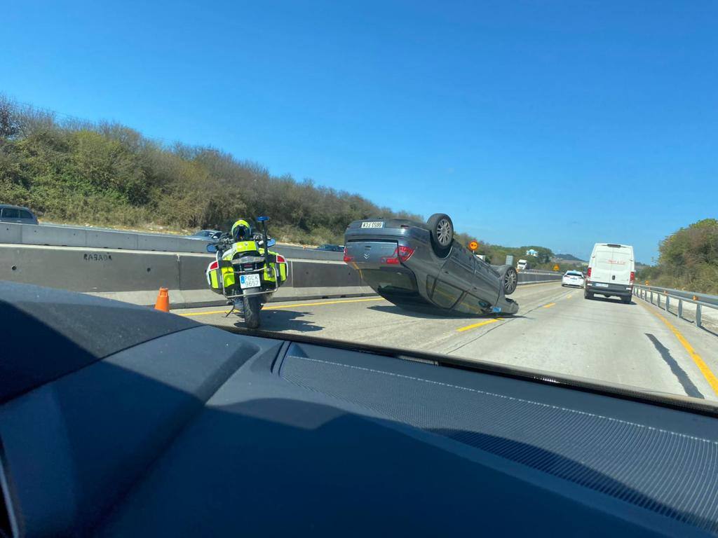 Asturias: Un accidente provoca largas retenciones en la 'Y' durante más de dos horas